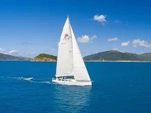 Whitsundays cruises