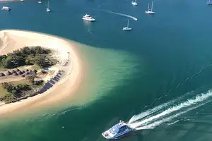 Broadwater morning cruise